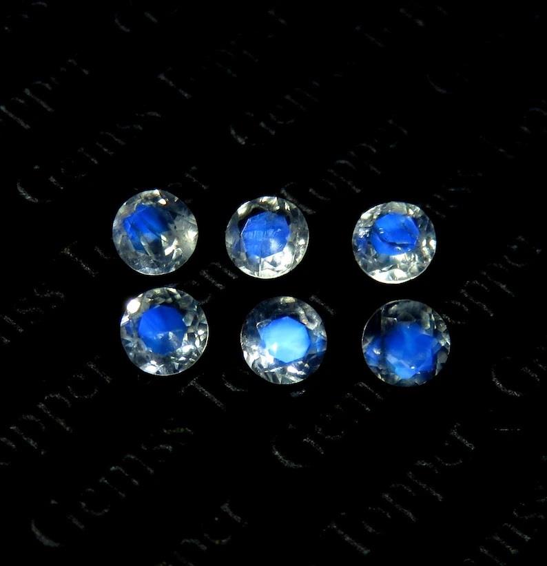 Rainbow Moonstone 10x10 mm Round Faceted